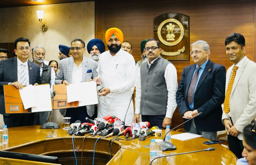 PUNJAB SIGNS MOU WITH IOC FOR DIESEL SUPPLY TO GOVERNMENT BUSES