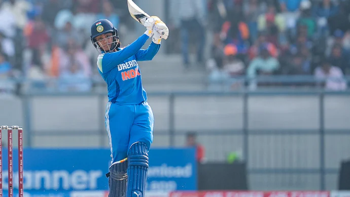 Gujarat Giants Triumph Over Delhi Capitals in Thrilling WPL 2025 Clash