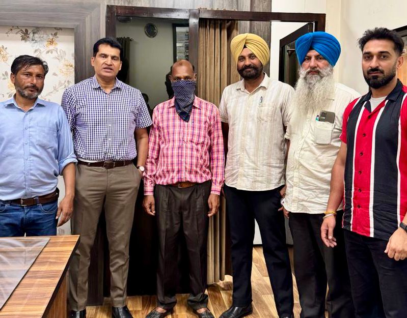 Punjab Vigilance Bureau Arrests PSPCL Junior Engineer Caught Accepting ₹15,000 Bribe