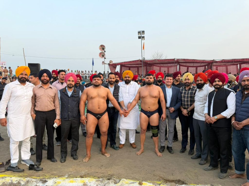 ਫੋਰਡ ਟਰੈਕਟਰ ਨਾਲ ਸਨਮਾਨਿਤ ਹੋਇਆ ਜੇਤੂ: ਘਰਾਚੋਂ ਦਾ ਸ਼ਾਨਦਾਰ ਮਹਾਂ ਦੰਗਲ