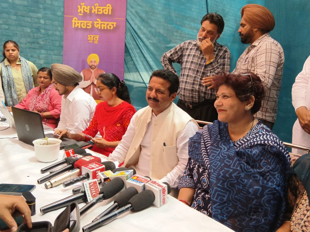 “Massive Turnout at Health Insurance Camp in Patiala Led by Tejinder Mehta”